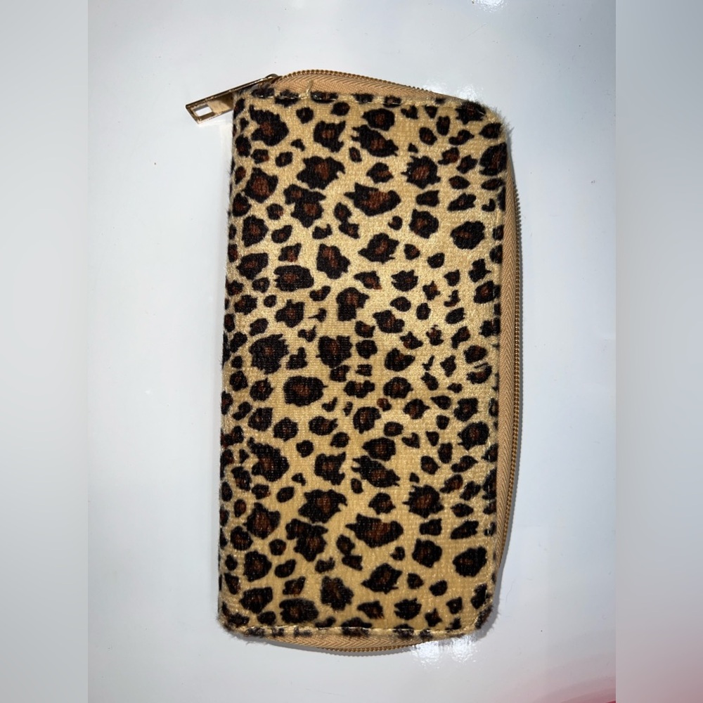 Cheetah Print/Leather Pattern Wallet